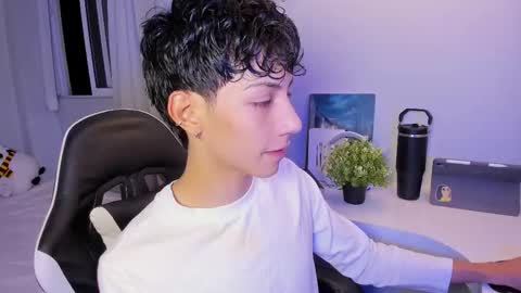 Phil.   INDEPENDENT MODEL online show from October 2025 04:59:02 AM