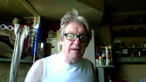 Snapshot of phillboys chatting on April 2026 07:44:01 AM phillboys online show from April 2026 07:44:01 AM