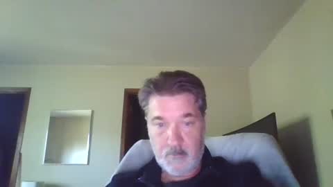 slave online show from October 2025 05:01:01 PM