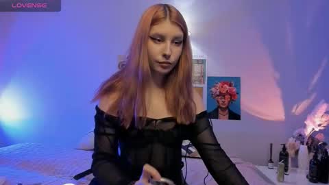 Snapshot of phoenixvale chatting on September 2025 03:06:01 PM Phoenixvale Pls follow me online show from September 2025 03:06:01 PM