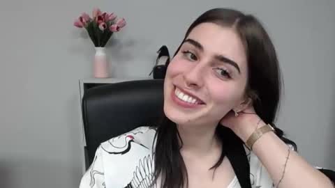 Snapshot of pia_desire chatting on October 2025 05:09:01 PM P I A online show from October 2025 05:09:01 PM