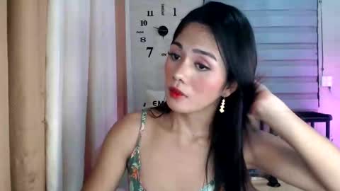 Pia online show from April 2026 07:58:01 PM