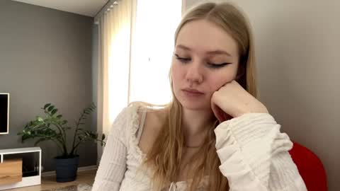 Snapshot of piastonesifer chatting on June 2026 11:14:01 PM Kristie online show from June 2026 11:14:01 PM