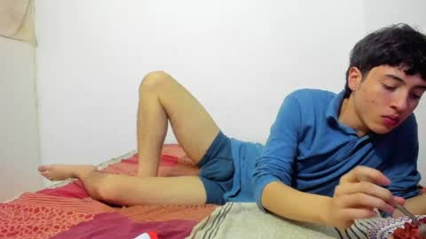 picaszomilos350 online show from April 2026 06:46:01 AM