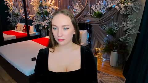 Emelie online show from January 2025 11:07:01 AM