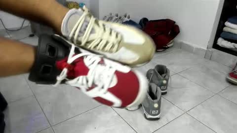 pikoro_gomez online show from December 2025 01:11:01 AM