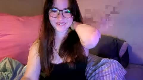Snapshot of pillogoddess chatting on July 2026 05:03:02 AM PilloGoddess online show from July 2026 05:03:02 AM