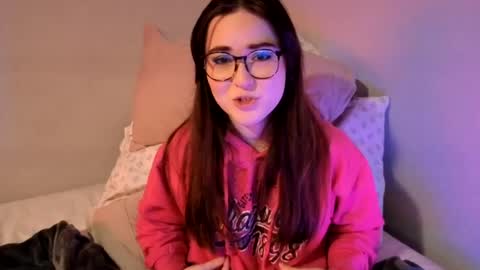 Snapshot of pillogoddess chatting on July 2026 05:25:02 AM PilloGoddess online show from July 2026 05:25:02 AM