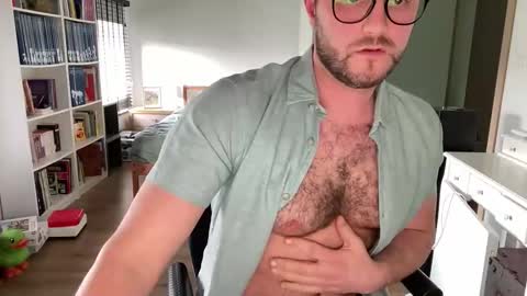 pilou online show from January 2026 12:31:02 PM