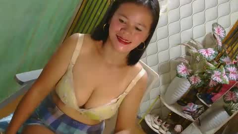 Snapshot of pinay_flor chatting on May 2026 02:50:02 AM IM FLOR online show from May 2026 02:50:02 AM