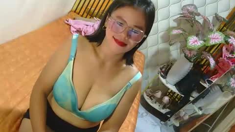 Snapshot of pinay_flor chatting on May 2026 08:45:01 AM IM FLOR online show from May 2026 08:45:01 AM