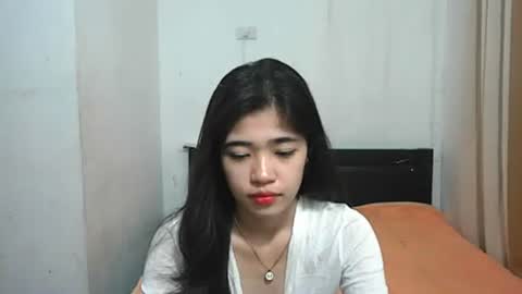 Snapshot of pinaycutie_sylvia chatting on October 2025 11:48:02 PM Via online show from October 2025 11:48:02 PM