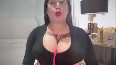 pinayloves online show from September 2025 02:00:02 AM