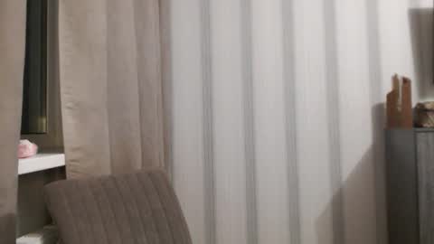       online show from October 2025 05:03:01 PM