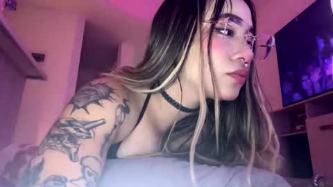 KELLY  online show from December 2025 11:25:02 PM