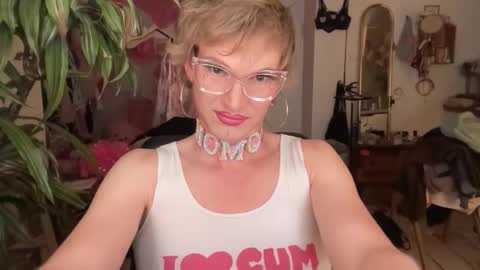 pinkfag online show from June 2026 01:06:02 PM