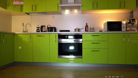 Alice   online show from November 2025 03:27:02 PM