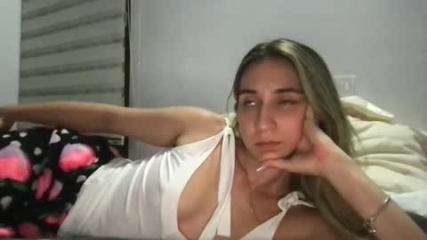 Pinkilola online show from March 2026 01:11:02 AM