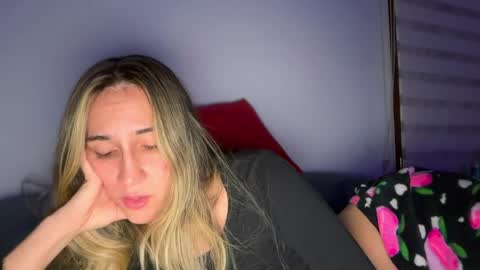 Pinkilola online show from April 2026 03:28:01 AM