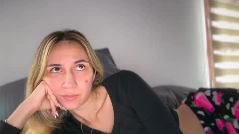 Pinkilola online show from April 2026 03:55:02 PM