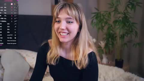 Snapshot of pinkncrazy chatting on February 2025 02:00:01 PM HERES ALICE WELCOME EVERYONE LOVENSE DOMI REACT TO YOUR TIPS LETS MAKE A GREAT SHOW TOGETHER online show from February 2025 02:00:01 PM