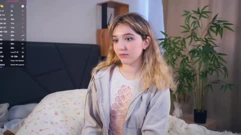 Snapshot of pinkncrazy chatting on February 2025 06:20:02 AM HERES ALICE WELCOME EVERYONE LOVENSE DOMI REACT TO YOUR TIPS LETS MAKE A GREAT SHOW TOGETHER online show from February 2025 06:20:02 AM