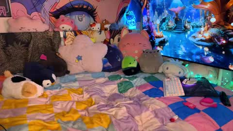 Gwenie online show from March 2025 04:28:01 AM