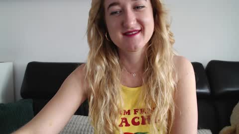 Snapshot of pinkpussyhere chatting on April 2026 11:15:01 AM Nice Women online show from April 2026 11:15:01 AM