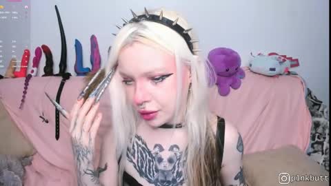 Snapshot of pinkslobber chatting on May 2026 04:09:02 AM Helen Goat online show from May 2026 04:09:02 AM