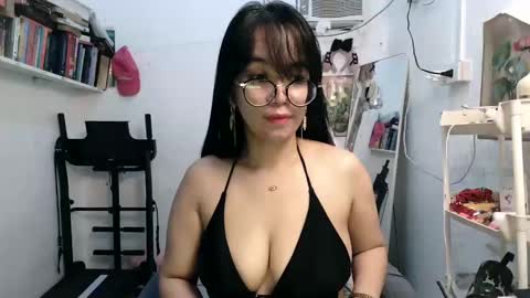 Snapshot of pinkyrosexx chatting on January 2025 11:25:01 PM Rose online show from January 2025 11:25:01 PM