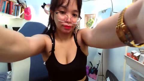 Snapshot of pinkyrosexx chatting on February 2025 09:56:01 AM Rose online show from February 2025 09:56:01 AM