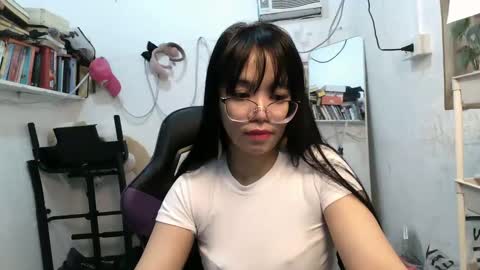 Snapshot of pinkyrosexx chatting on March 2025 11:27:01 PM Rose online show from March 2025 11:27:01 PM