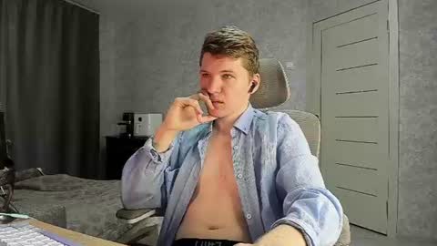 Snapshot of pirremeow chatting on June 2026 09:57:02 AM Pierre online show from June 2026 09:57:02 AM