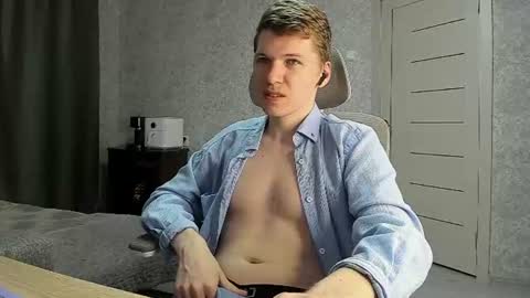 Snapshot of pirremeow chatting on June 2026 11:52:01 PM Pierre online show from June 2026 11:52:01 PM