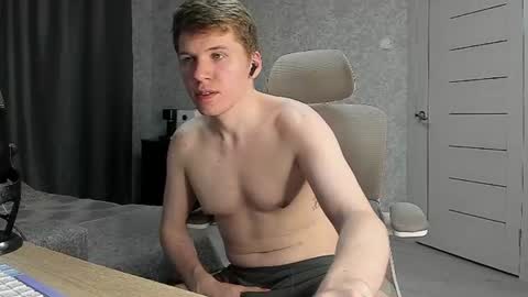 Snapshot of pirremeow chatting on June 2026 06:11:02 PM Pierre online show from June 2026 06:11:02 PM