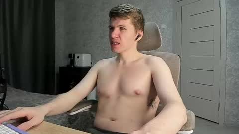 Snapshot of pirremeow chatting on June 2026 05:26:01 PM Pierre online show from June 2026 05:26:01 PM