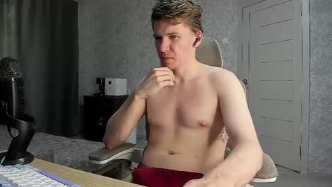 Snapshot of pirremeow chatting on July 2026 08:05:02 AM Pierre online show from July 2026 08:05:02 AM