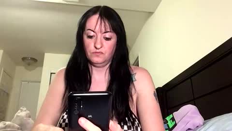 Trash Kitten online show from June 2026 02:01:01 AM