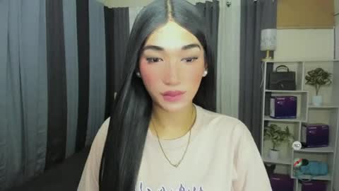 pixiedoll_ online show from June 2026 07:22:02 AM