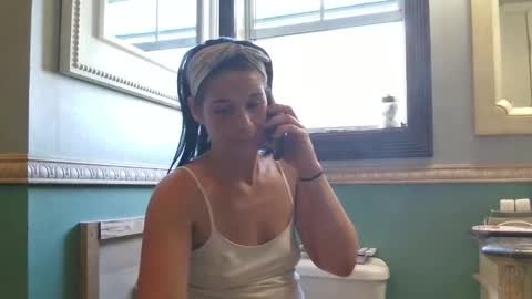 PixieLuxXx online show from April 2026 01:06:02 PM