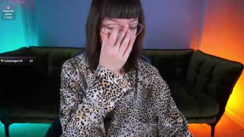 pixiepeachh online show from October 2025 06:23:01 AM