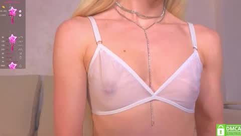 Snapshot of pixieprick chatting on October 2025 12:41:02 PM Emmy and Edward online show from October 2025 12:41:02 PM