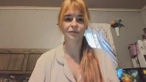 Snapshot of pizzedwife chatting on June 2026 11:35:02 AM pizzedwife online show from June 2026 11:35:02 AM