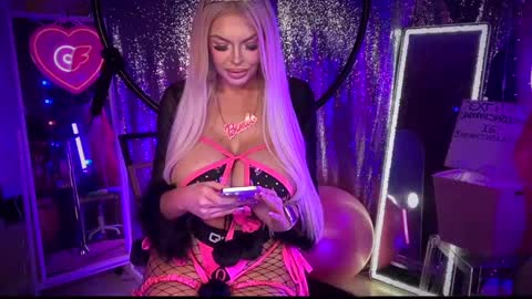 Dumb bimbo fuck doll online show from February 2025 08:20:02 AM