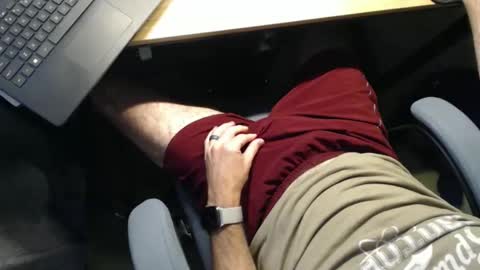 playful_hon online show from November 2025 02:32:01 PM