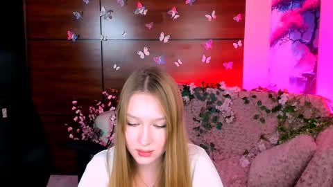 Sophie online show from February 2025 01:19:02 PM