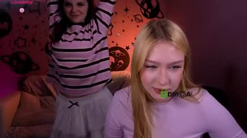 Snapshot of playful_sophie chatting on June 2026 07:16:02 PM Sophie online show from June 2026 07:16:02 PM