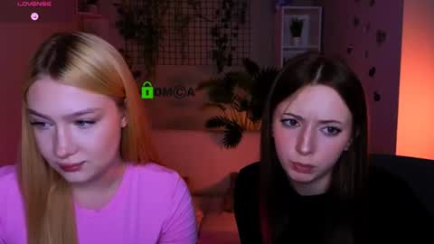 Snapshot of playful_sophie chatting on June 2026 07:22:02 PM Sophie online show from June 2026 07:22:02 PM