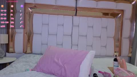 Scarlett  online show from September 2025 12:51:01 PM