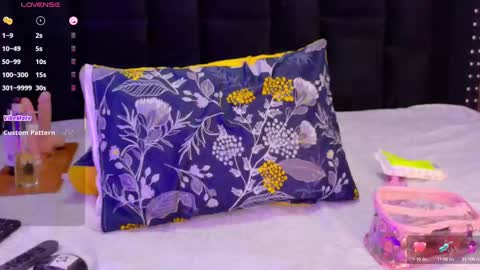 Scarlett  online show from September 2025 07:41:02 PM